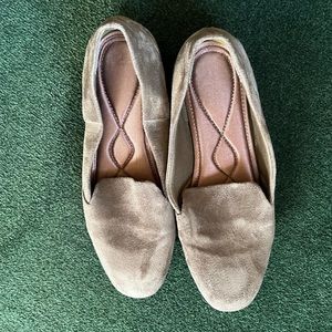 Baretraps olive comfy flats (squishy sole)